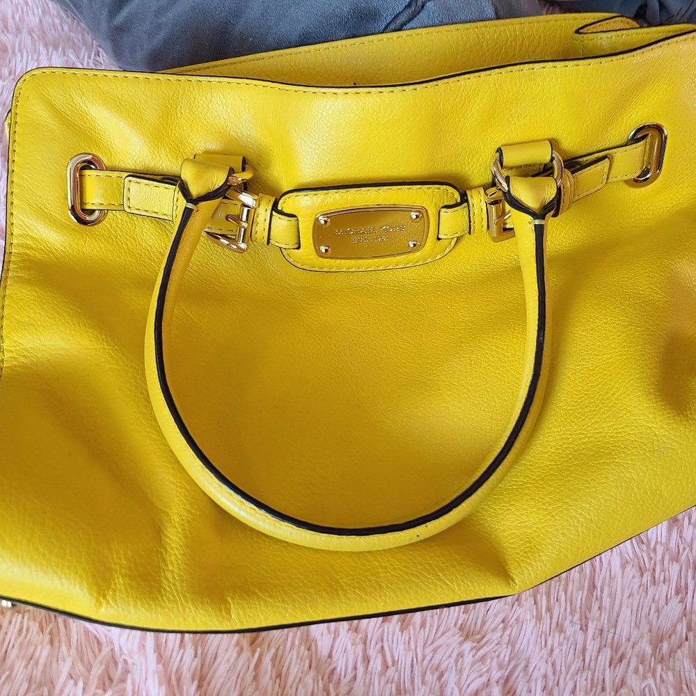 NWT MICHAEL KORS CHARLOTTE LARGE SATCHEL SHOULDER LEATHER BAG YELLOW CITRUS